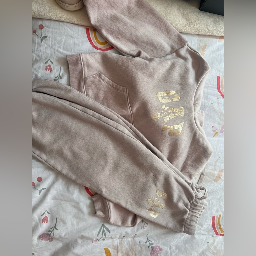 Gap 5t sweatsuit